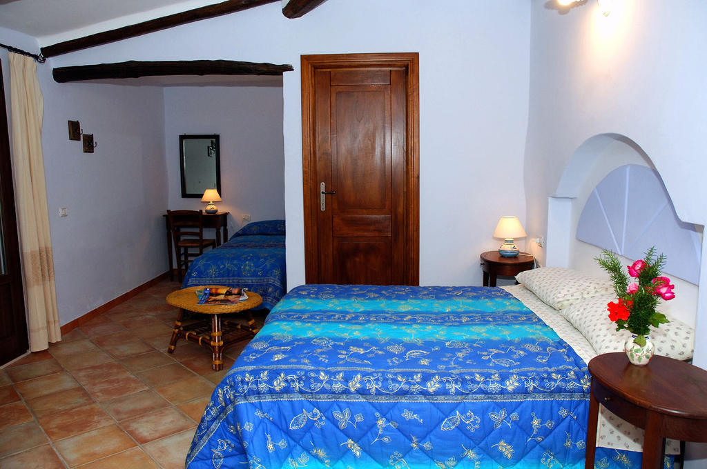 Agriturismo Guthiddai أوليينا المظهر الخارجي الصورة